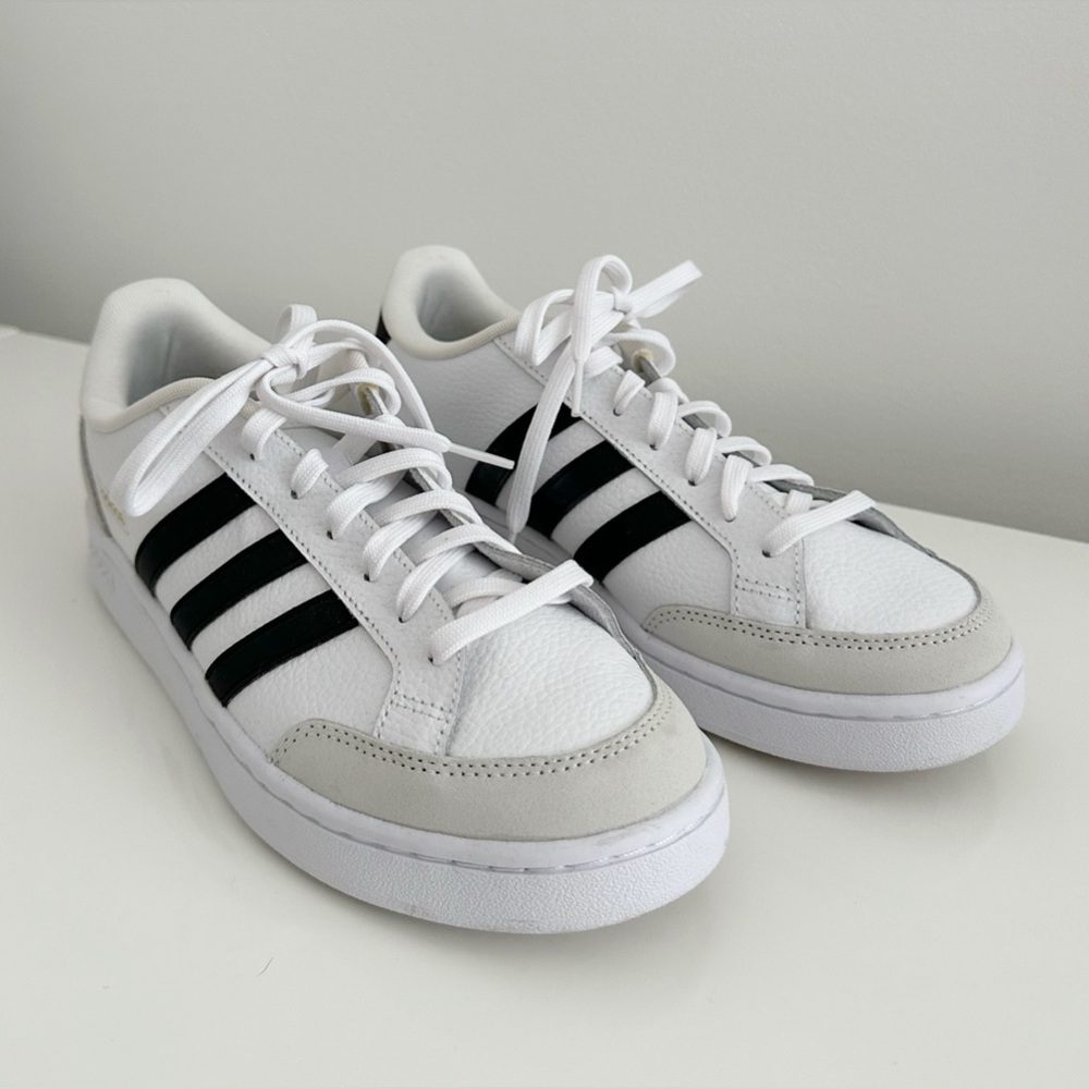 Men’s Adidas sneakers size 10.5